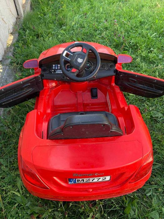 Дитяча машинка продам