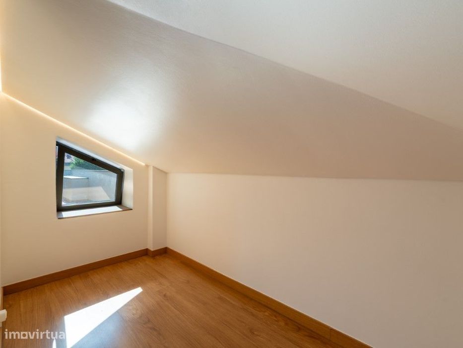 Apartamento T1+2 para arrendamento sem móveis, em condomínio privad...