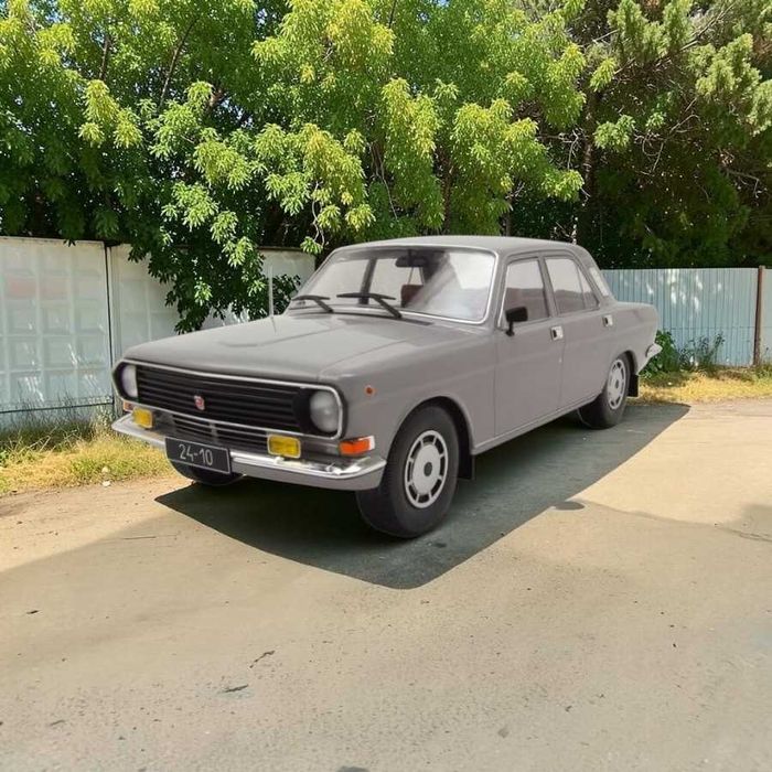 ГАЗ 24-10 "Волга" серая (1985) масштаб 1:18 - Model Car Group