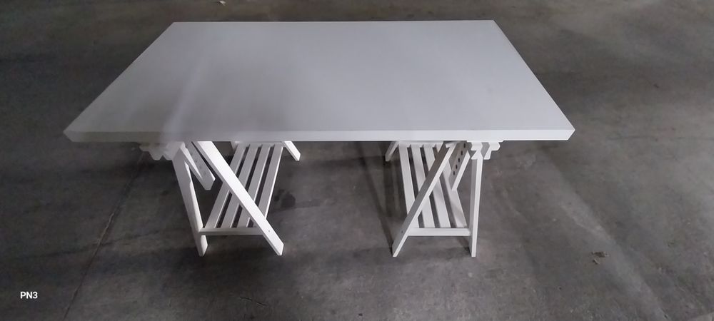 Mesa branca dupla quase nova