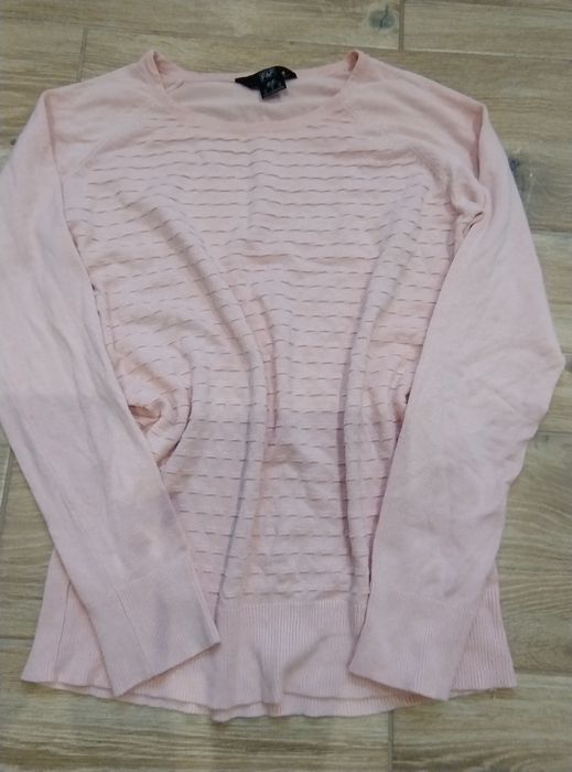 Sweter pudrowy róż F&F