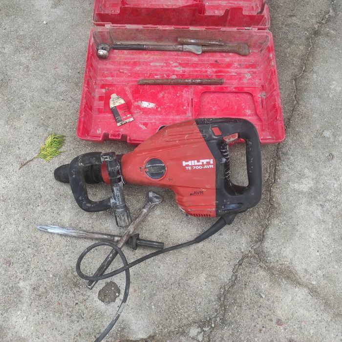 Młot wyburzeniowy hilti