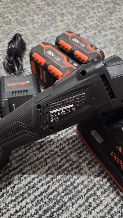 Акумуляторна шліфмашина кутова Dnipro-M DGA-200BC ULTRA