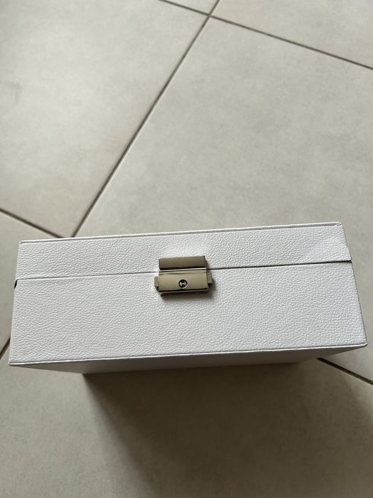 Шкатулка для украшений