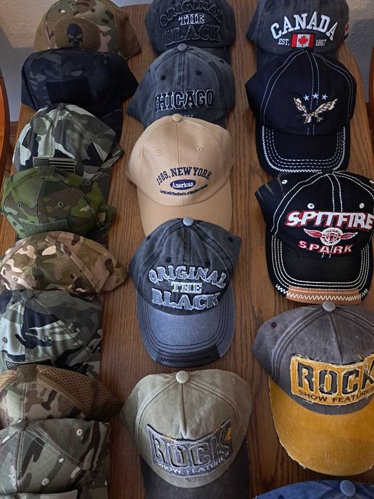 okazja-Wyprzedaż -Czapki z daszkiem różne z nadrukiem-19,99 zł