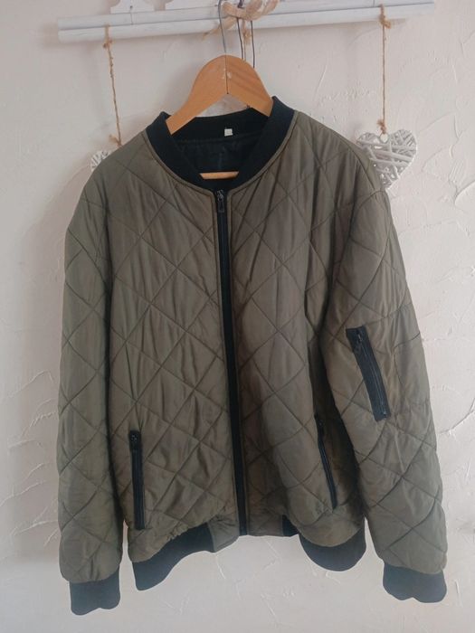 Pikowana  męska młodzieżowa kurtka bomberka khaki metki xl