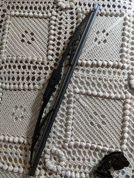 Escova traseira auto limpa vidros  CHAMPION E33/B01