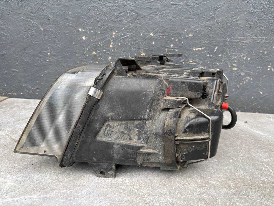 Фара Audi A6 S6 C5 4.2 V8 2001-2004