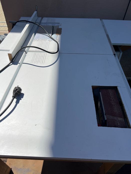 Estação trabalho carpintaria equipada máquinas elétricas