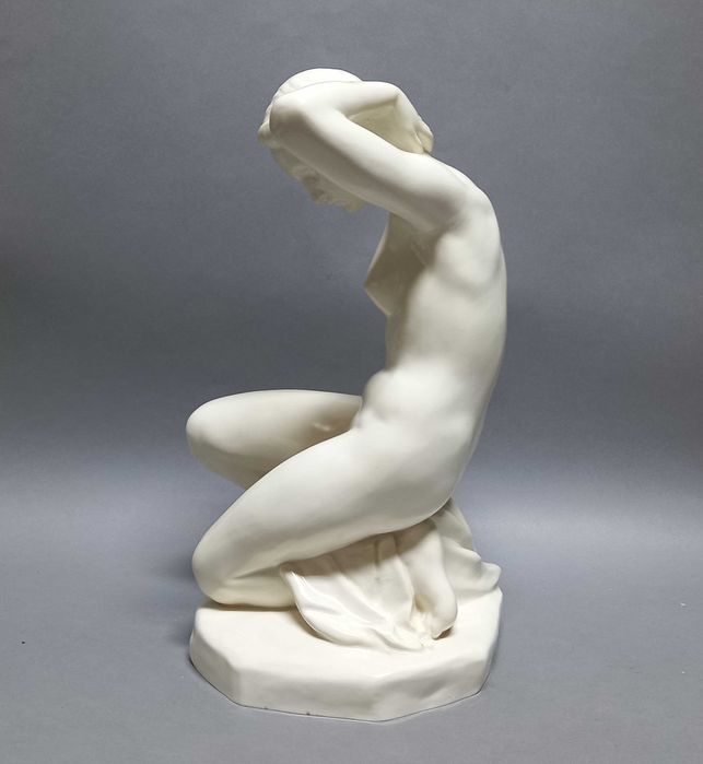 Akt - kąpiąca się, figura Rödental, proj. Fritz Winkler