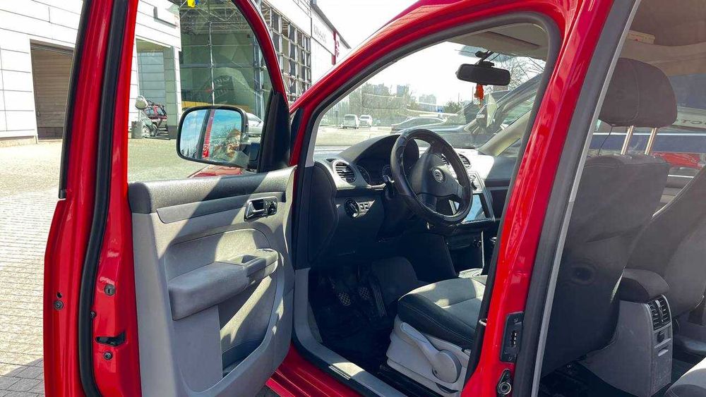 Volkswagen Caddy Life в гарному стані