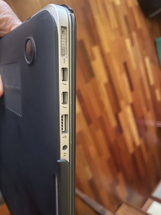 MacBook Pro 15,4 uszkodzony