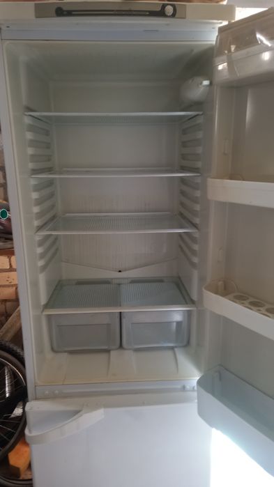 Холодильник  индезит