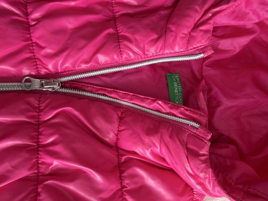 Тепла жилетка на дівчинку рожева benetton