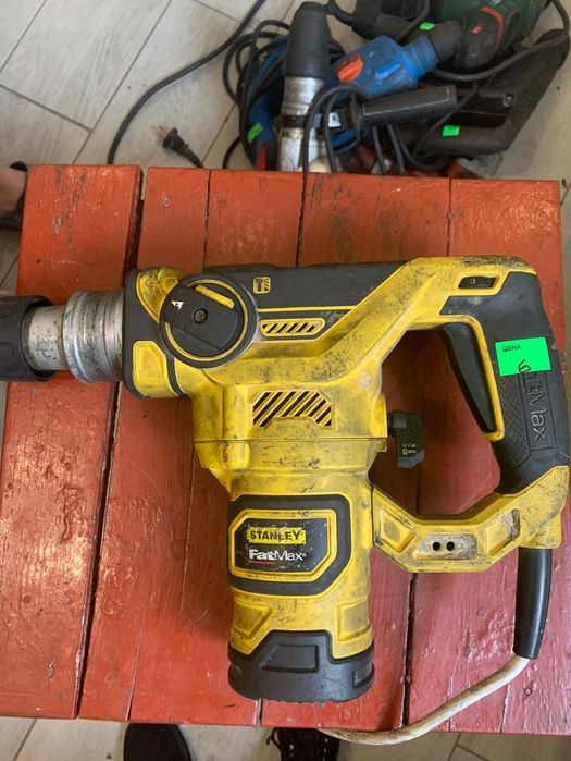 Продам перфоратор на запчасти