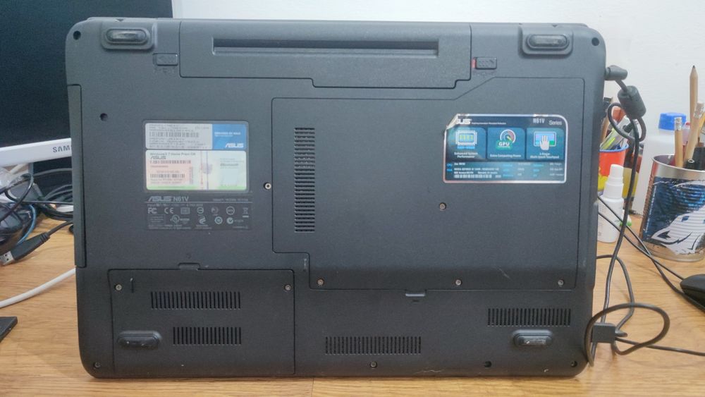 Asus N61v GT240m 120GB SSD 500GB IDE 4GB Ram