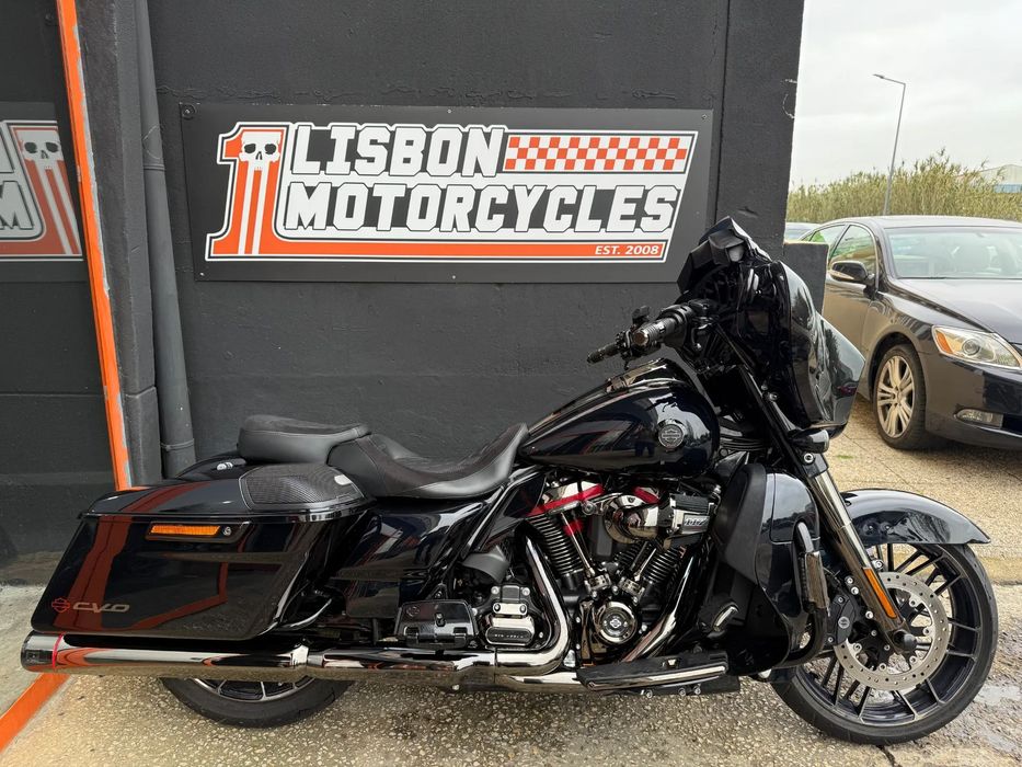 Harley-Davidson FLHXS CVO