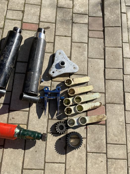 Продам гідравлічні циліндри