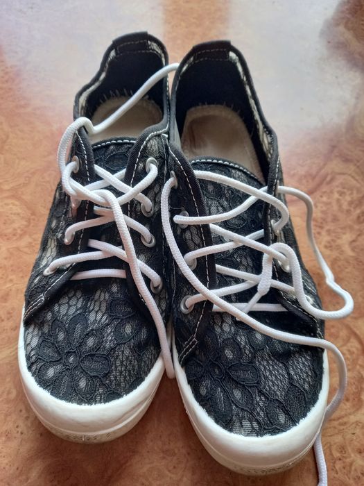 Кеды жіночі. 24.5см. Як нові