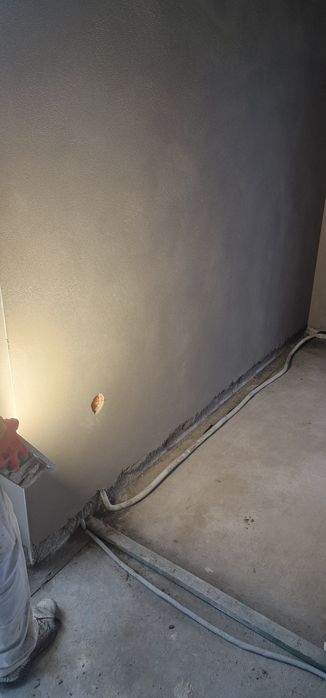 Tynki maszynowe POD MALOWANIE cement-wapno z włóknem szklanym i gipsow