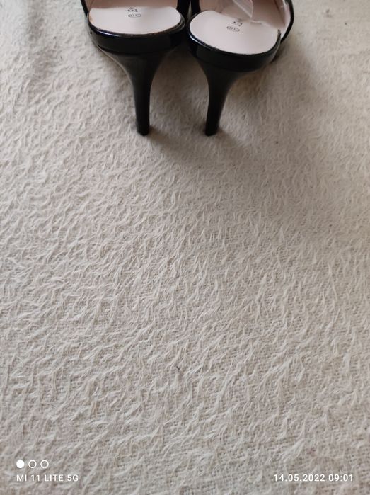 Lakierki na pasku NOWE