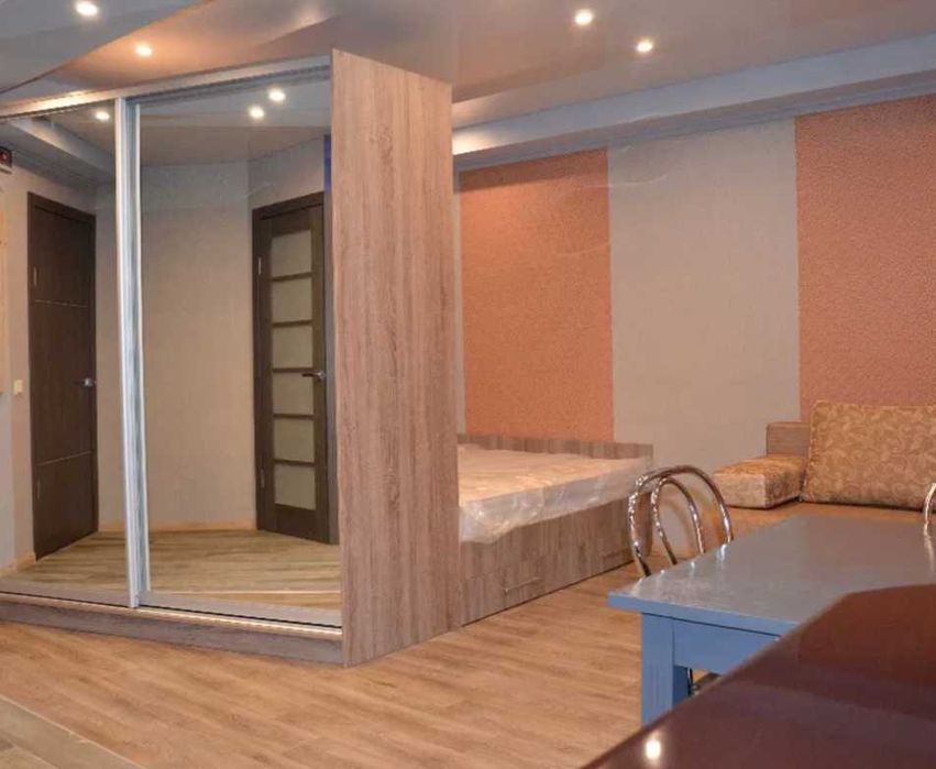 Посуточно 1 комн. Артема.