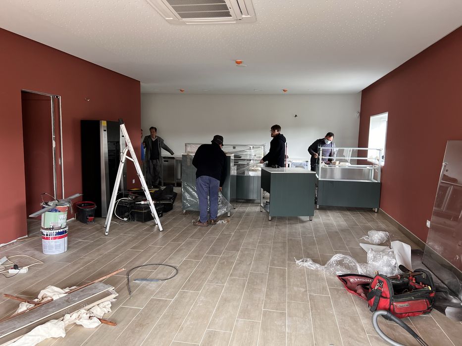 pastelaria moderna e acolhedora