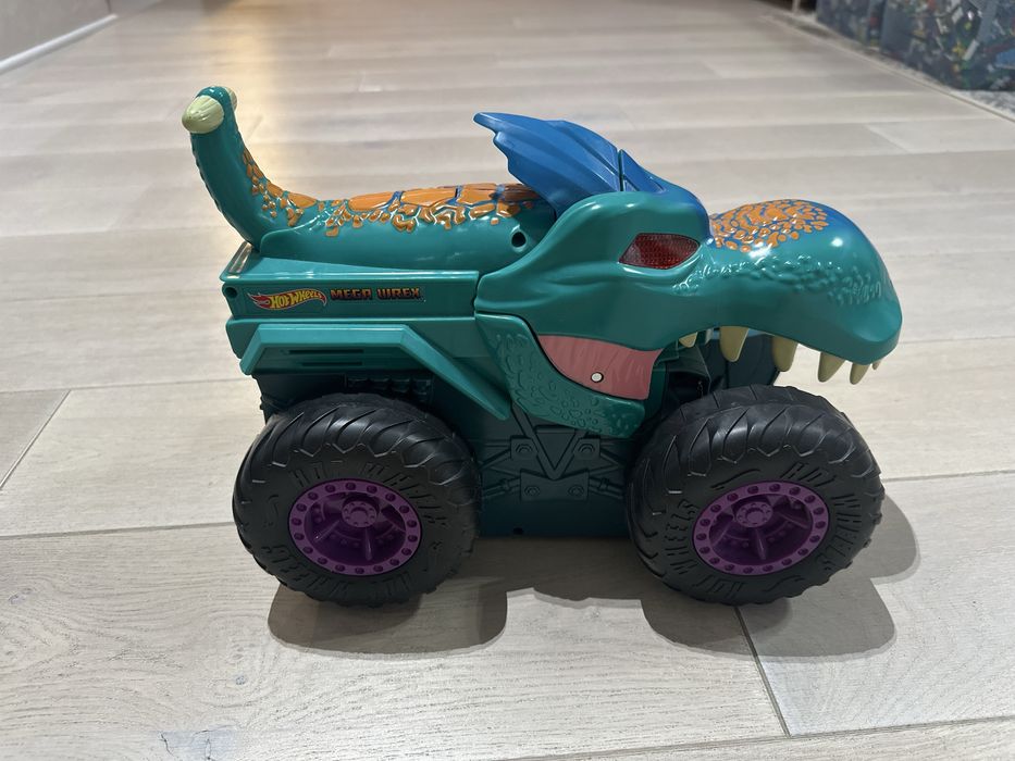 Hot Wheels Monster Trucks Pożeracz aut Mega Wrex