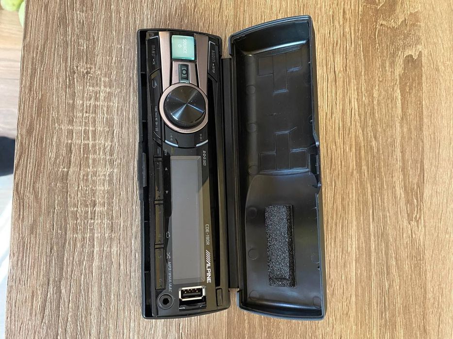 Автомагнітола Alpine cde-190 r