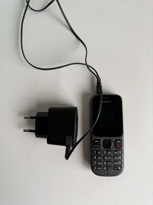 Telemivel NOKIA. Pouco uso. Para idoso ou criança