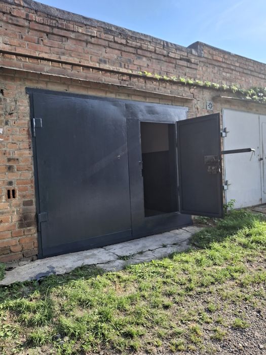 Продам Гараж в гарному стані сухий.