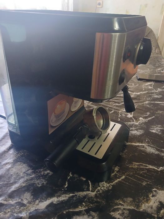 Прдам Кофемашину POLARIS.