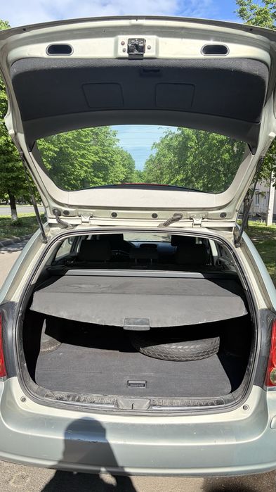 Toyota Avensis 2.0 дізель гарний стан