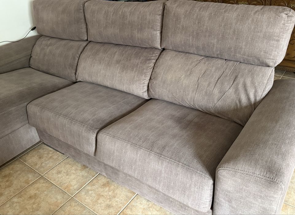 sofá cinzento em muito bom estaso
