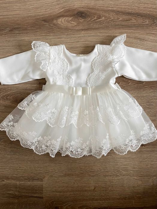 NOWA Sukienka do chrztu dla dziewczynki / koronkowa