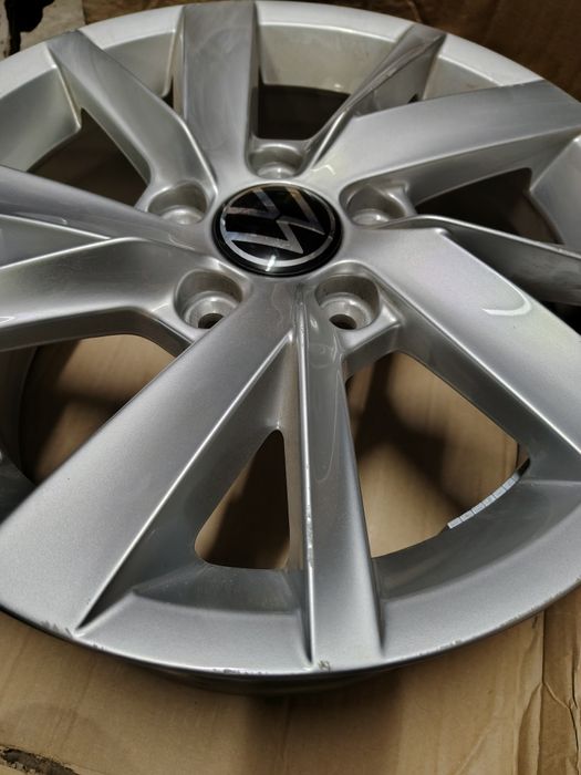 Felgi aluminiowe Oryginalne VW 15 5x112 Golf