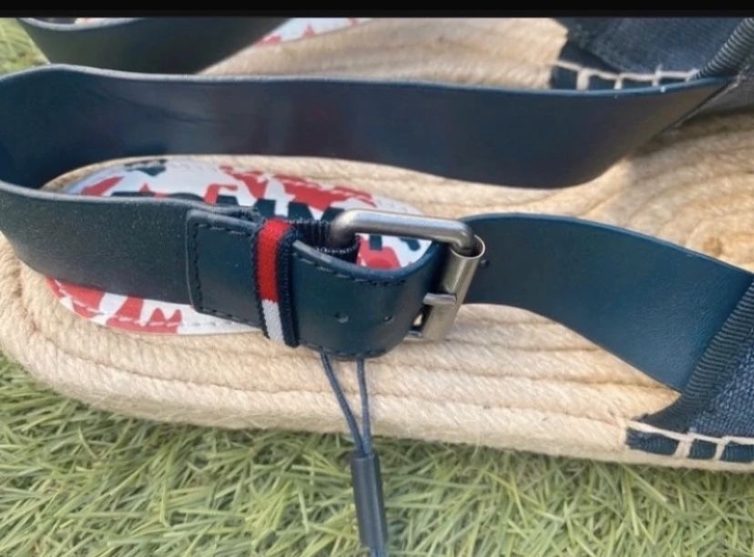 Sandálias Tommy Hilfiger - Novas com etiqueta