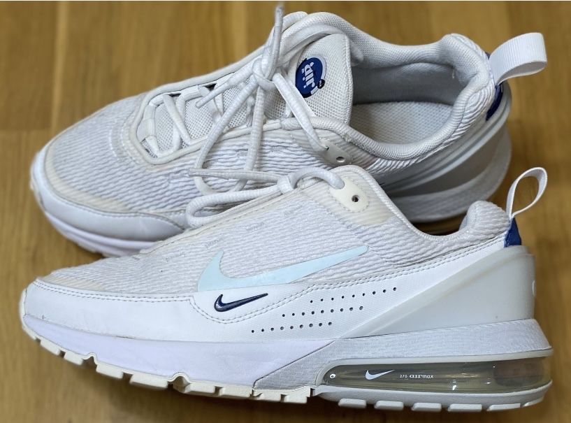 кросівки Nike Air Max.