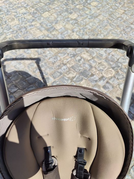 Carrinho de bebé marca Bebé Confort