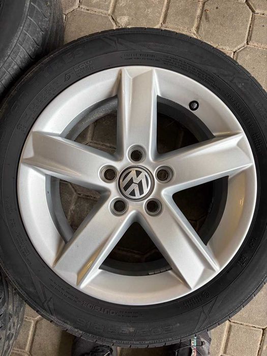 Felgi aluminiowe Audi z oponami 8K0071496 16" 7J ET46 5x112