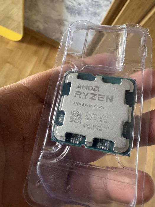 Процесор Ryzen 7 7700