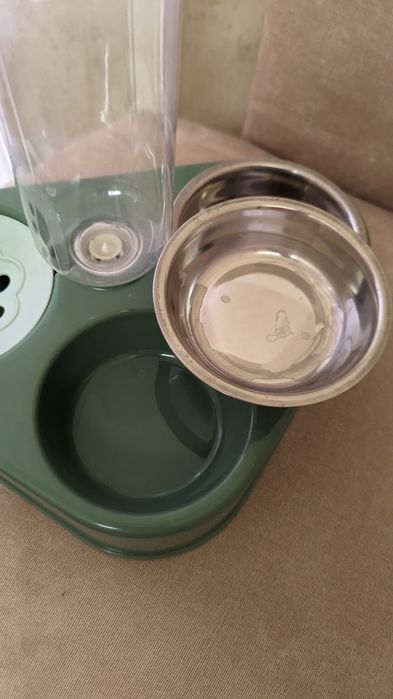 Котяча миска з поїлкою