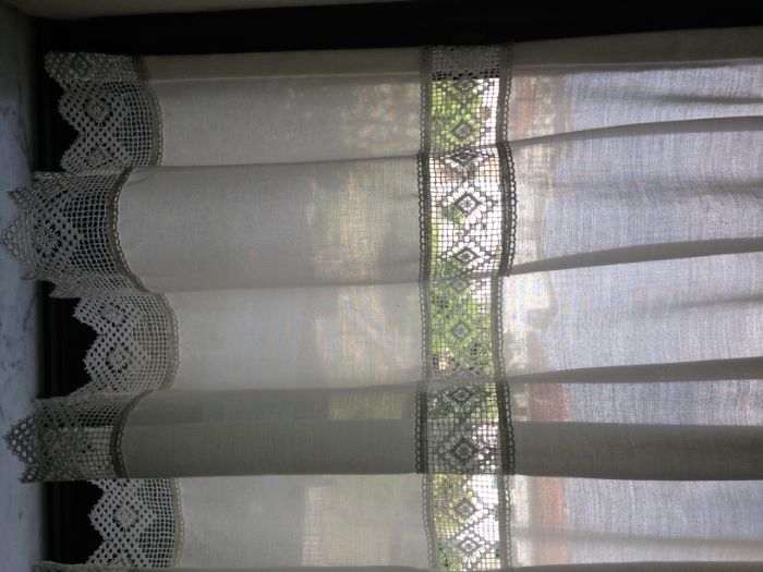 Cortinados com barra de renda