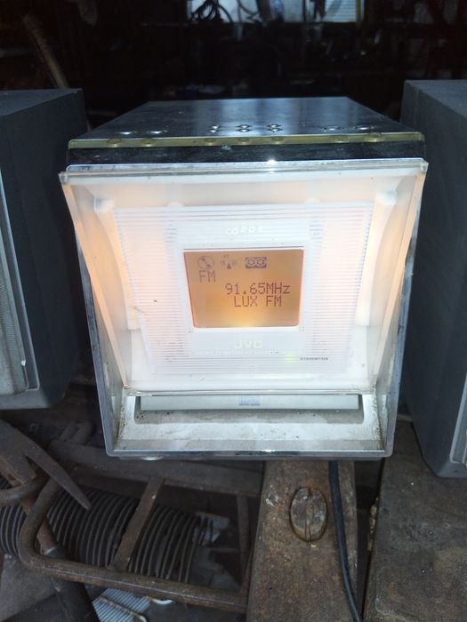 Продам музичний центр jvc