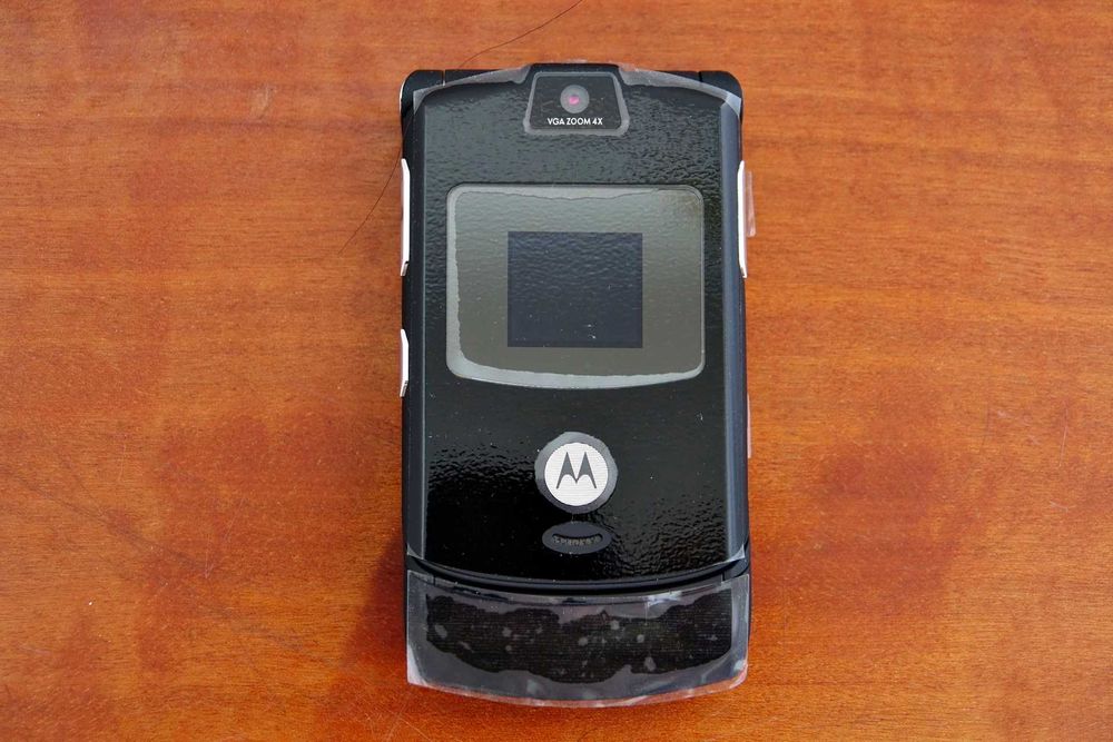 Motorola Razr V3 Matte Black in Alu Box Limited