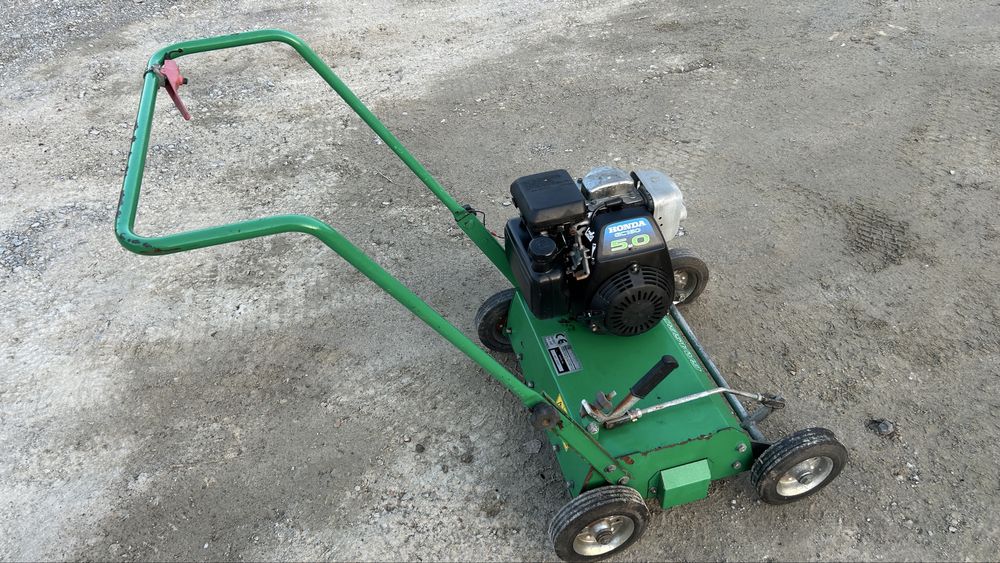 Wertykulator spalinowy do trawy