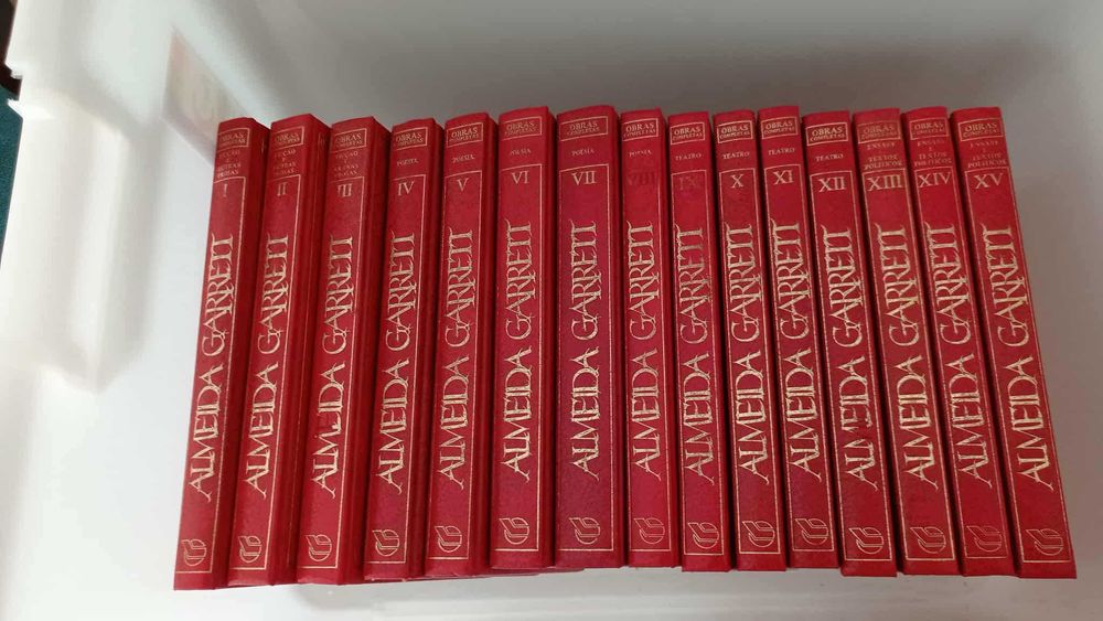 Coleção de livros Almeida Garrett Negociável