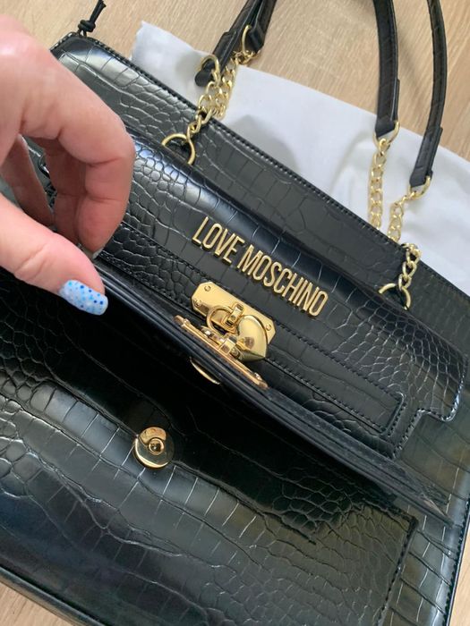 Дуже стильна та яскрава сумка Love Moschino