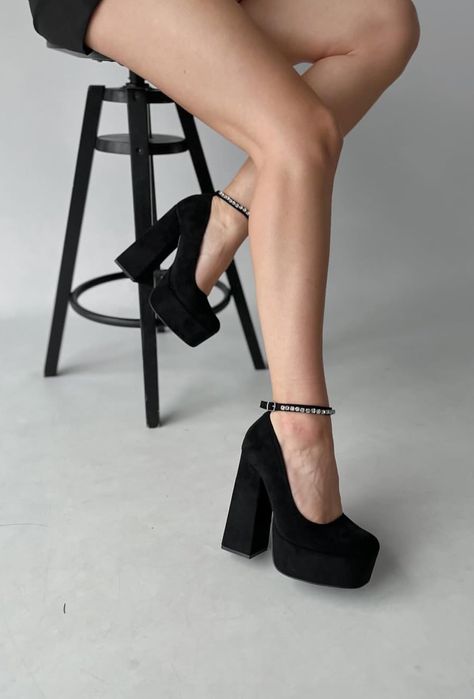 Туфли на высоком каблуке