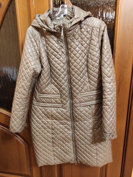 женское стеганое деми пальто длинная куртка с капюшоном, р,48- EUR40